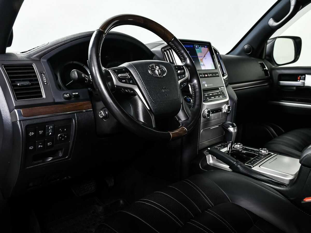 Купить Toyota Land Cruiser с пробегом. Фото: #11