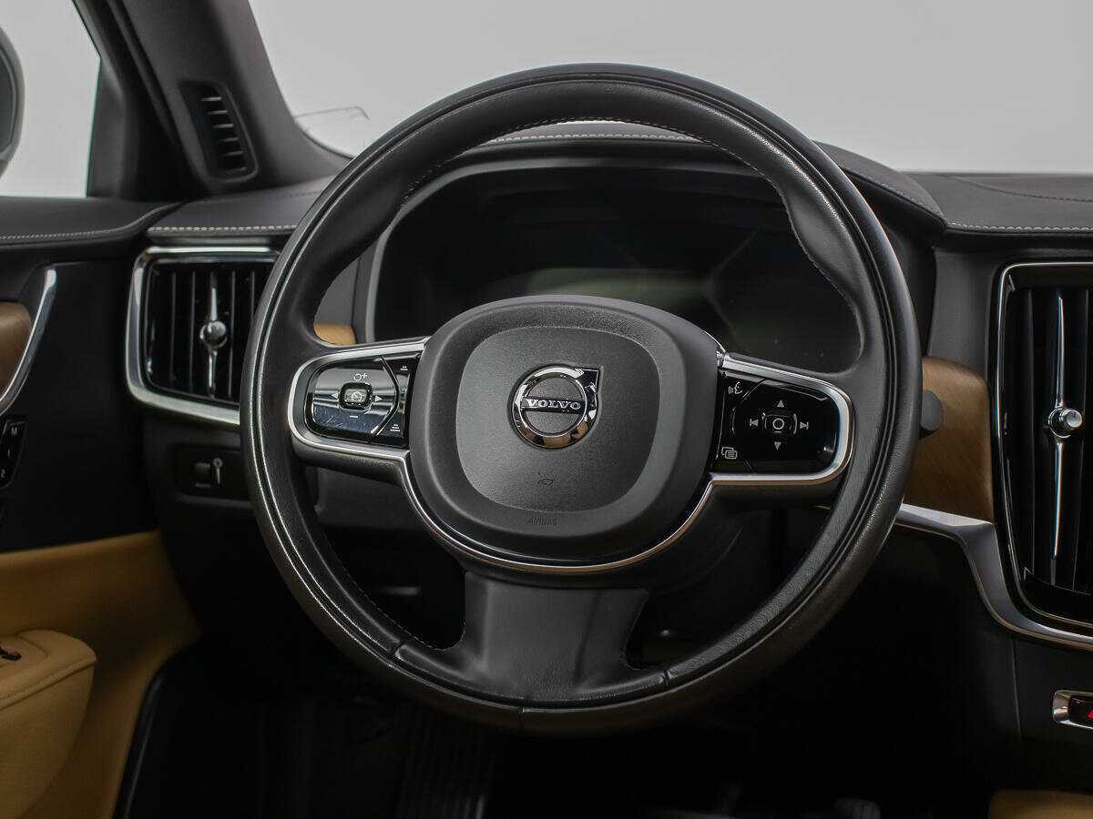 Купить Volvo S90 с пробегом. Фото: #20