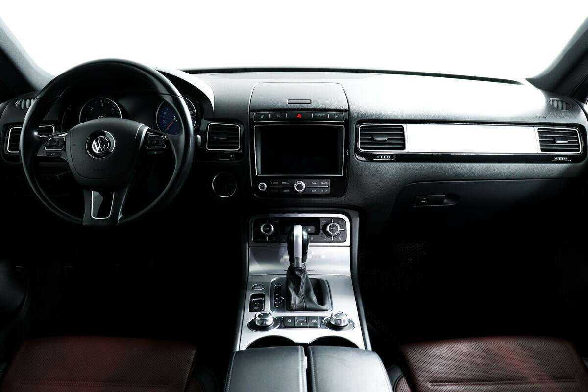 Купить Volkswagen Touareg с пробегом. Фото: #10
