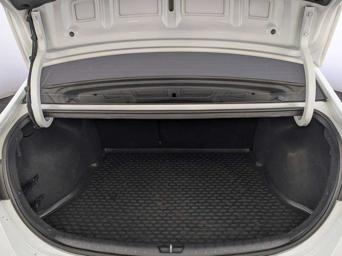 Купить Hyundai Solaris с пробегом. Фото: #9
