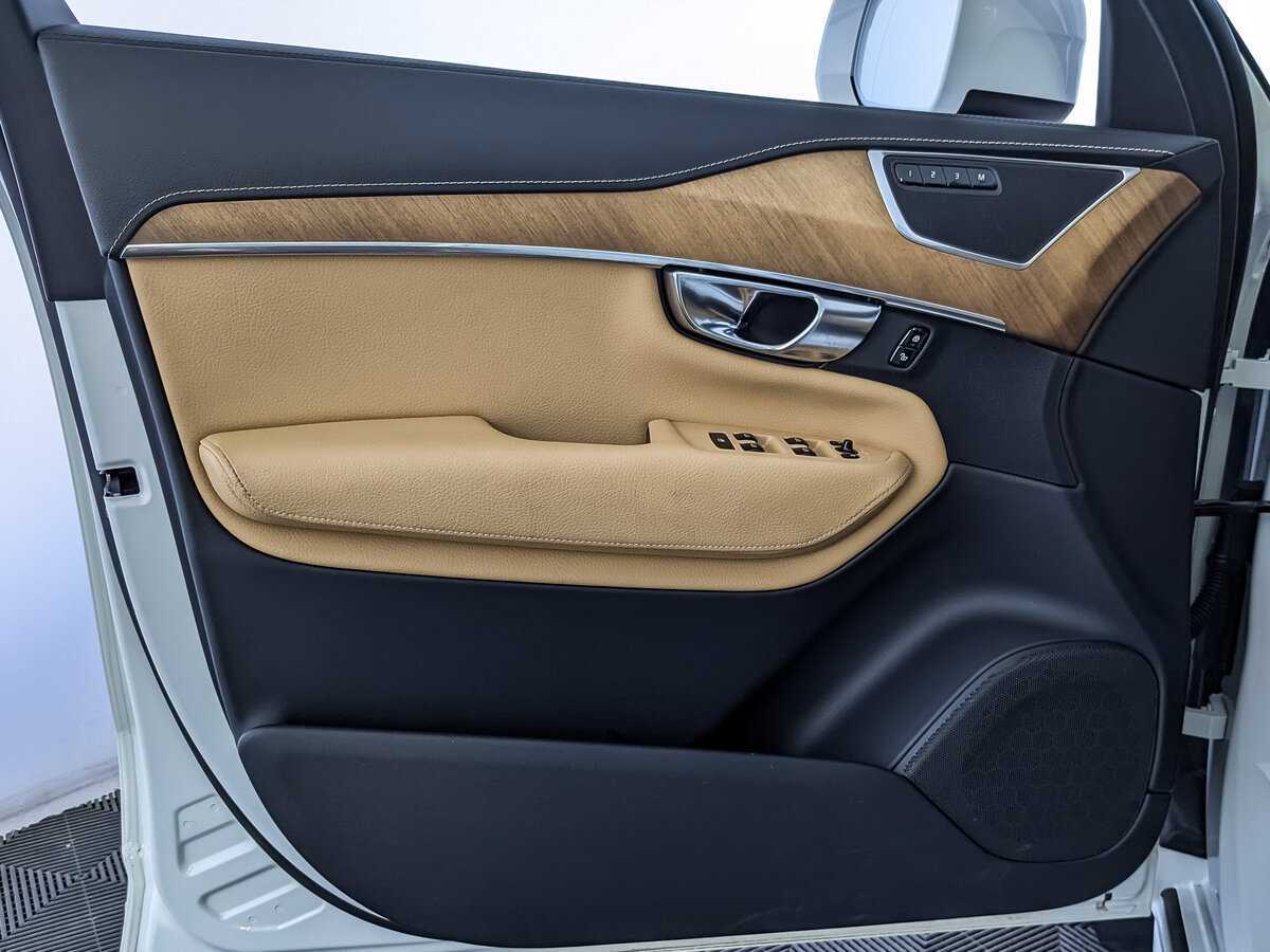 Купить Volvo XC90 с пробегом. Фото: #14