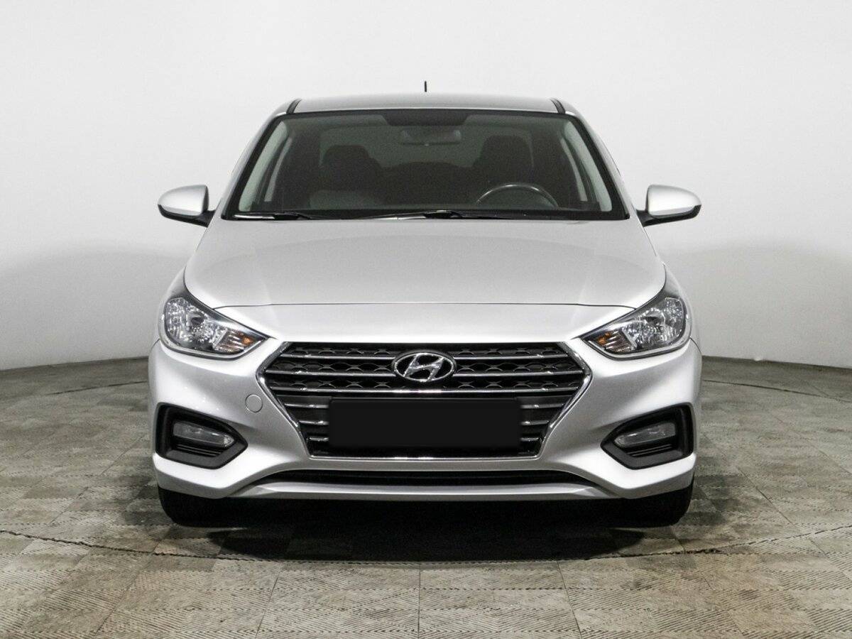 Купить Hyundai Solaris с пробегом. Фото: #1