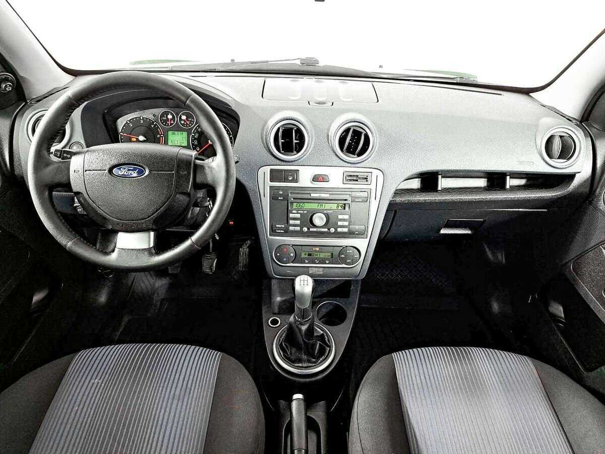 Купить Ford Fusion с пробегом. Фото: #11