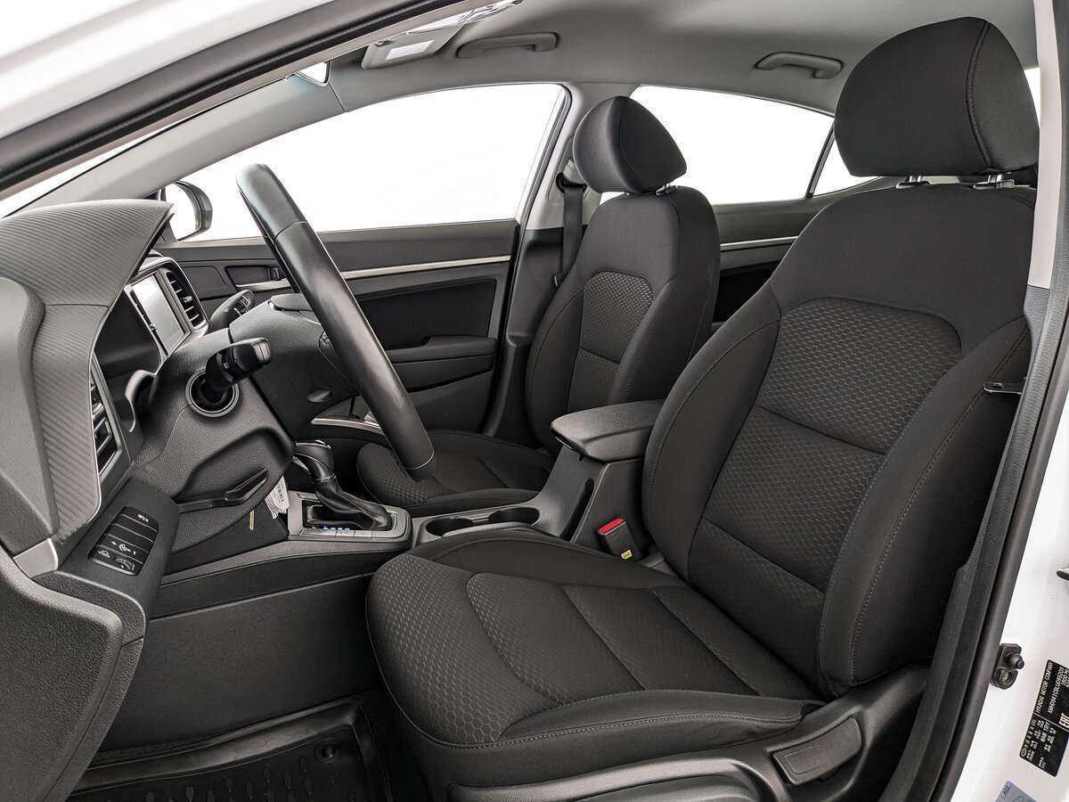 Купить Hyundai Elantra с пробегом. Фото: #19