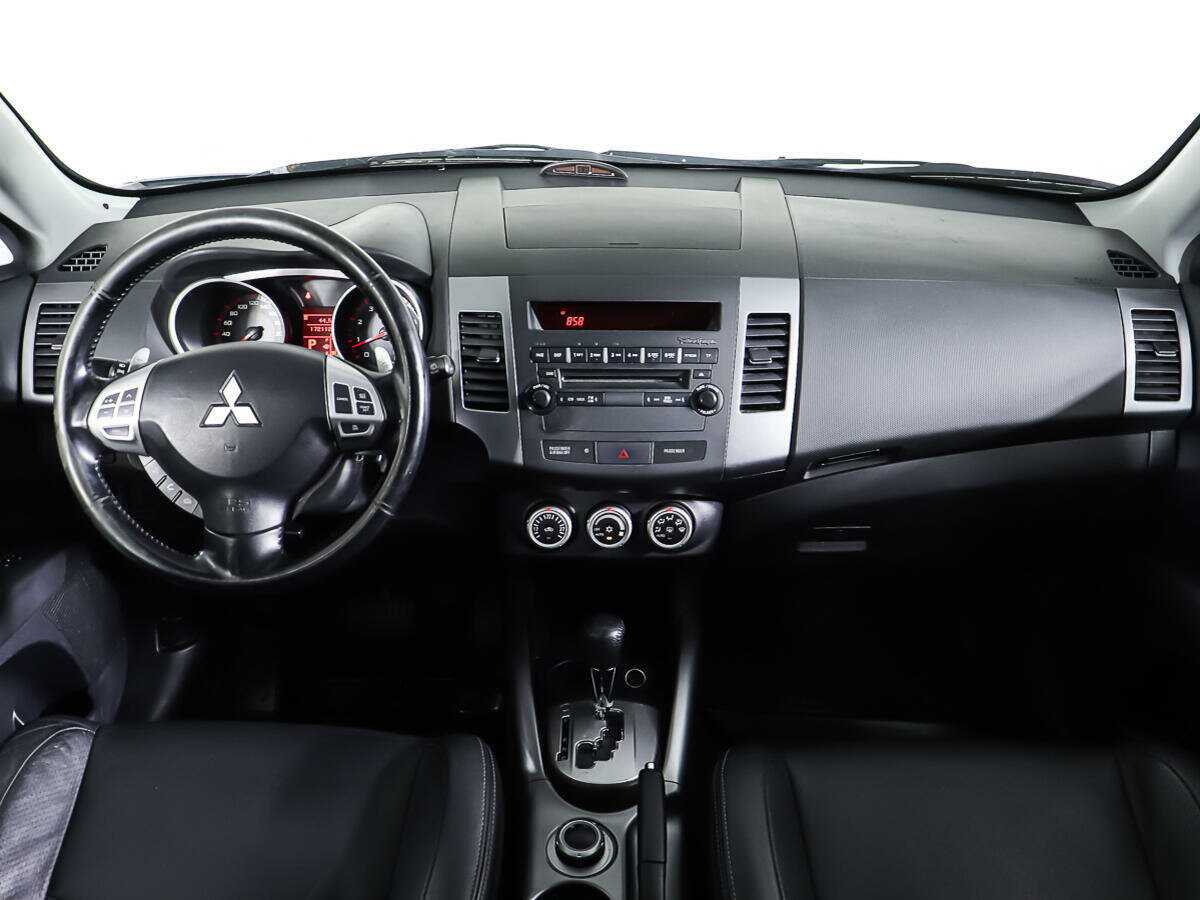 Купить Mitsubishi Outlander с пробегом. Фото: #10