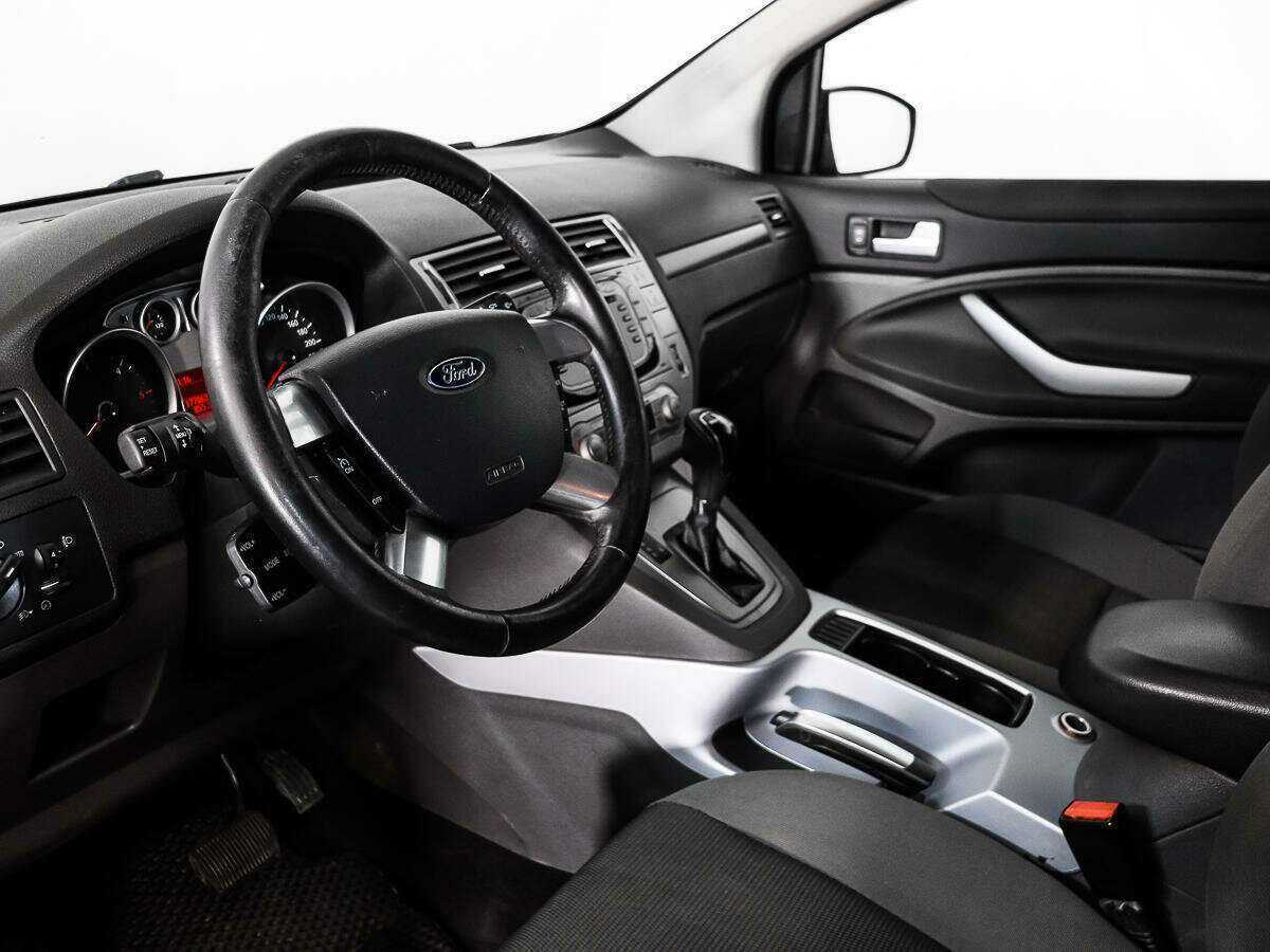 Купить Ford Kuga с пробегом. Фото: #8