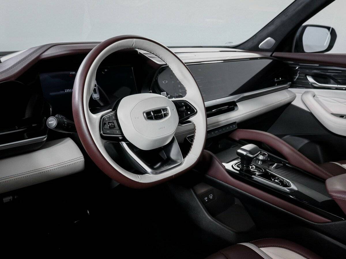 Купить Geely Monjaro с пробегом. Фото: #13