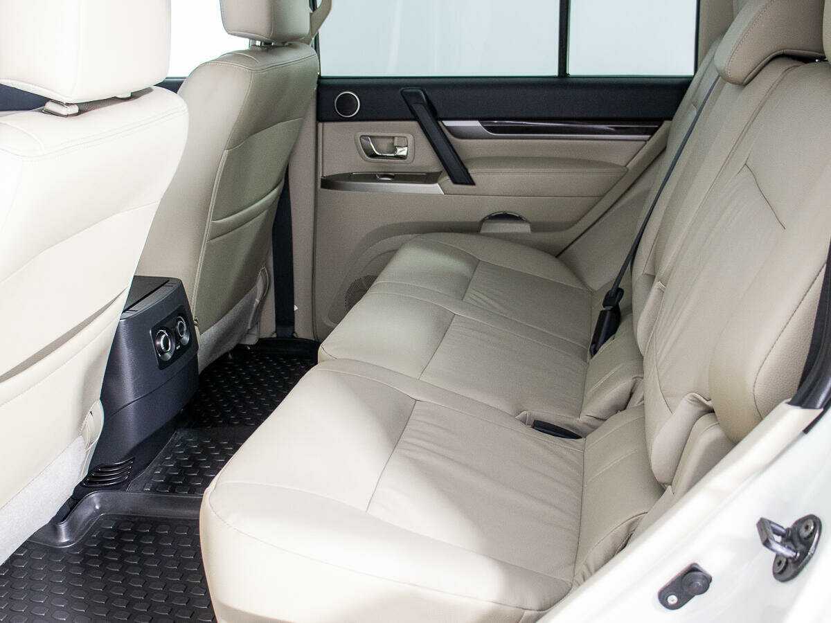 Купить Mitsubishi Pajero с пробегом. Фото: #13