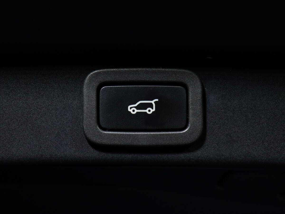 Купить Jaguar F-Pace с пробегом. Фото: #15
