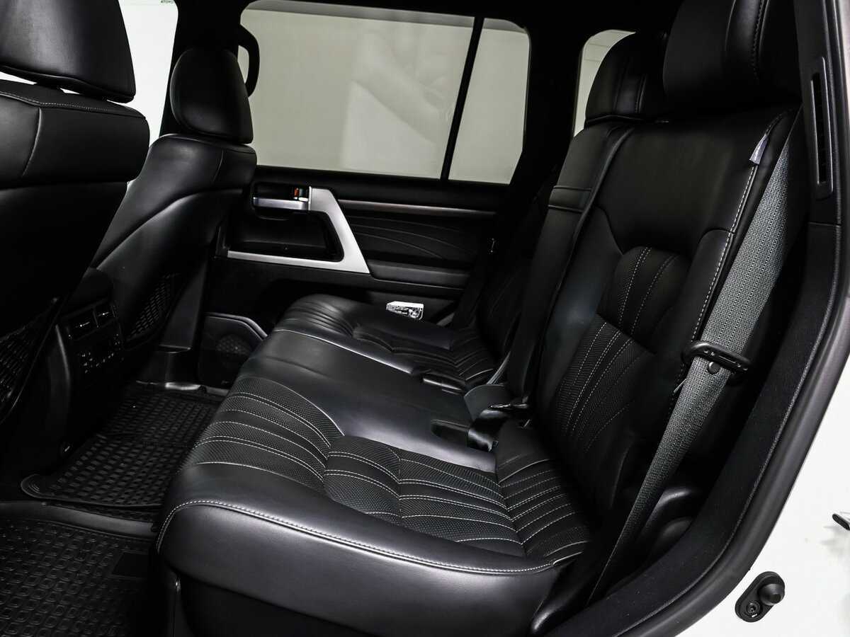 Купить Toyota Land Cruiser с пробегом. Фото: #12