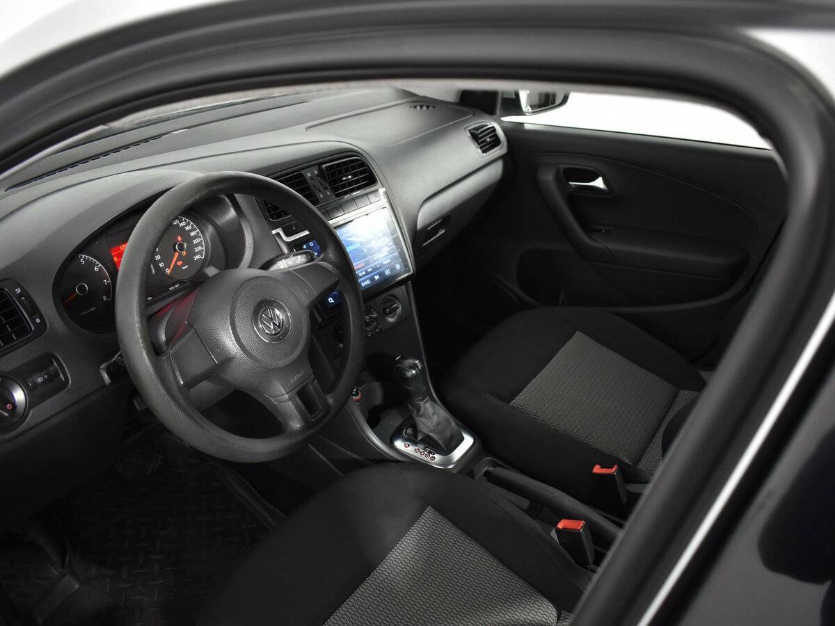 Купить Volkswagen Polo с пробегом. Фото: #8
