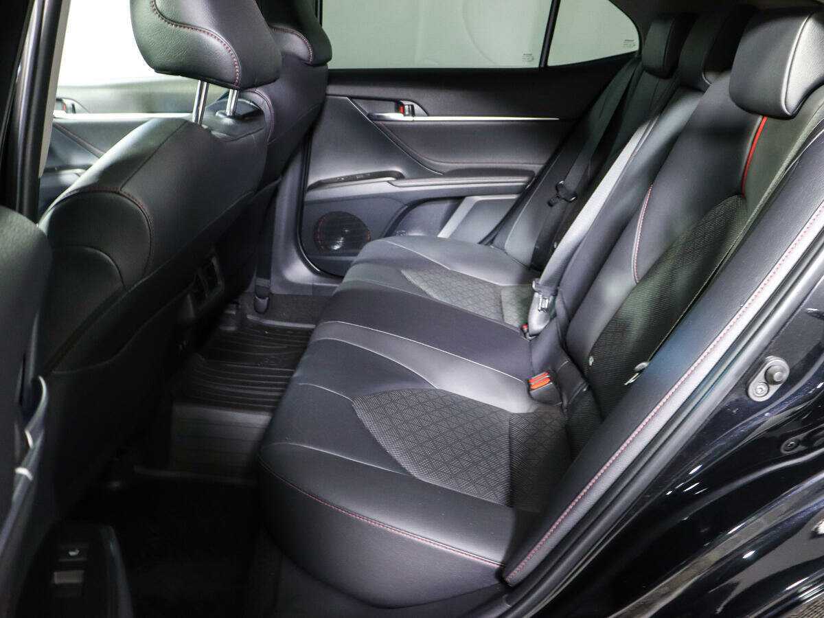Купить Toyota Camry с пробегом. Фото: #3