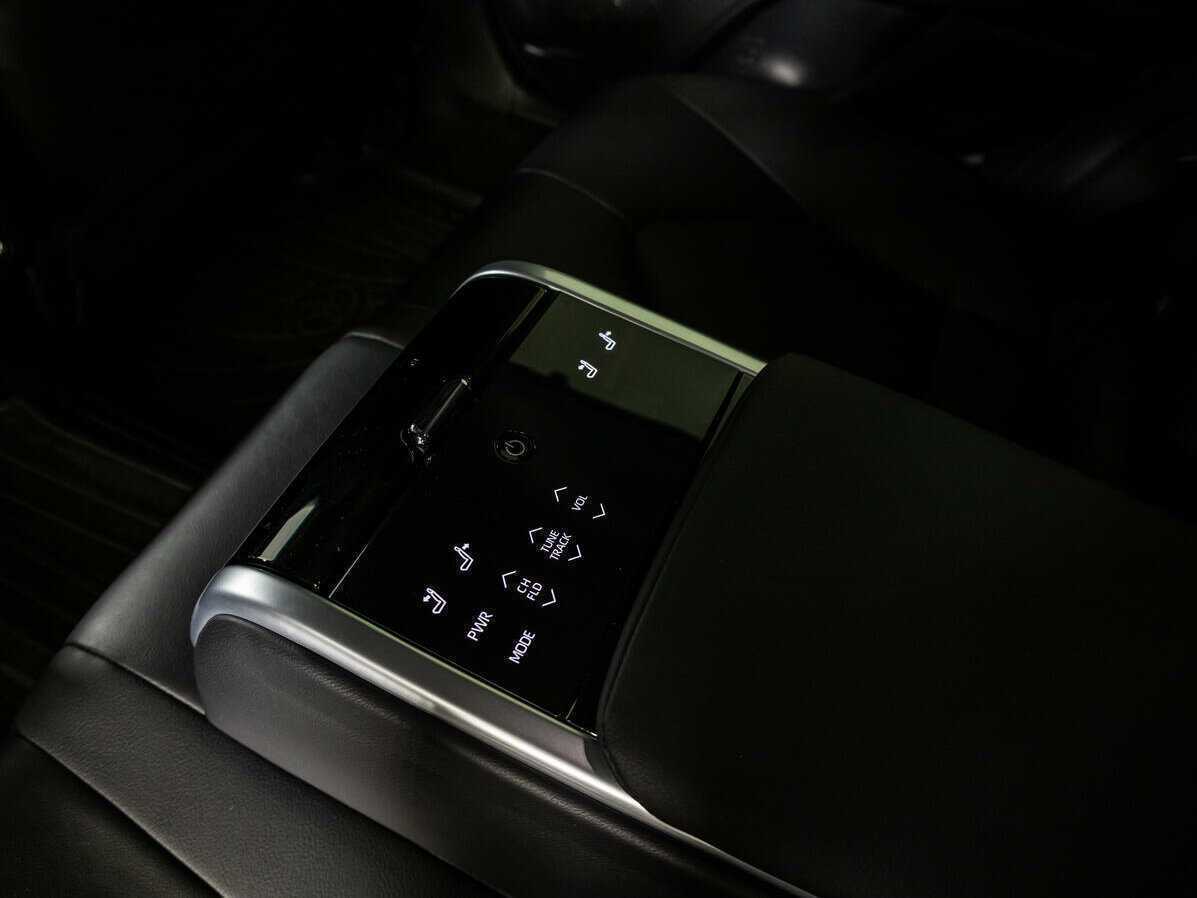 Купить Toyota Camry с пробегом. Фото: #17