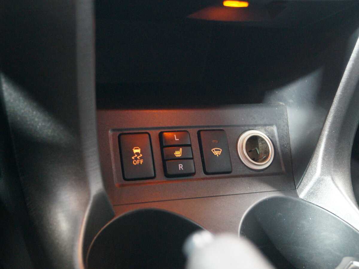 Купить Toyota RAV4 с пробегом. Фото: #18