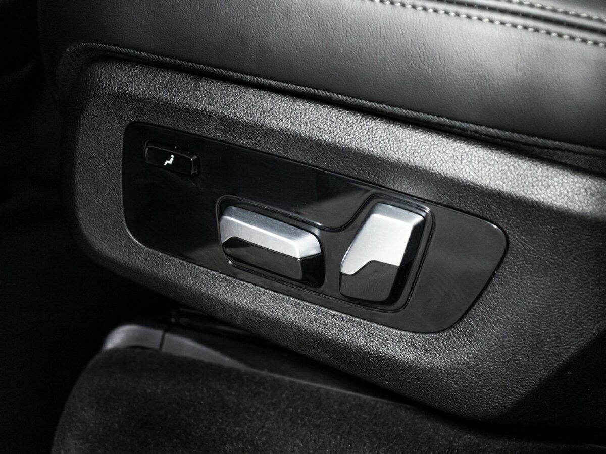 Купить BMW X7 с пробегом. Фото: #17