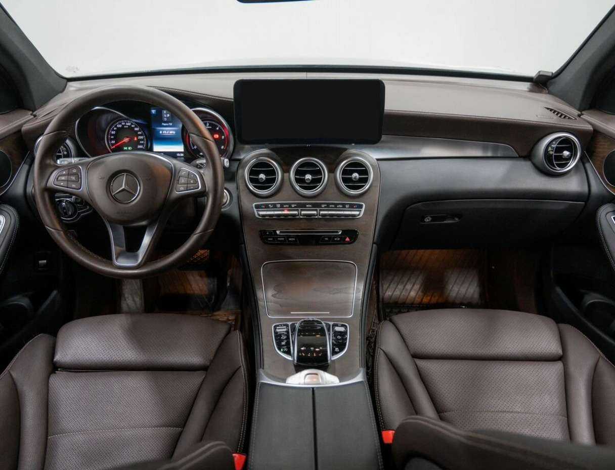 Купить Mercedes-Benz GLC с пробегом. Фото: #9