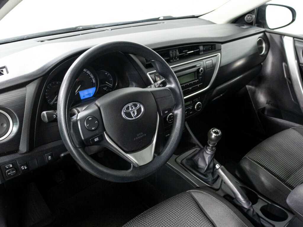 Купить Toyota Auris с пробегом. Фото: #10