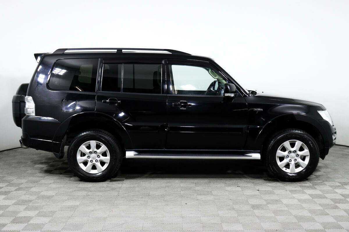 Купить Mitsubishi Pajero с пробегом. Фото: #3