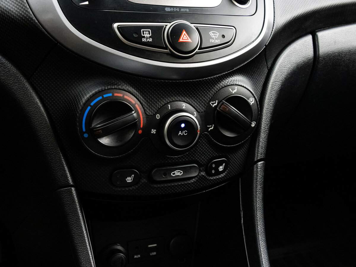 Купить Hyundai Solaris с пробегом. Фото: #10