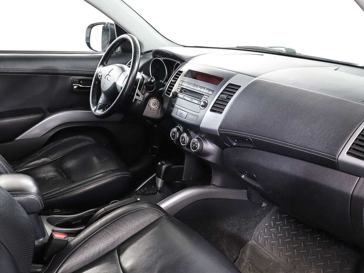 Купить Mitsubishi Outlander с пробегом. Фото: #7