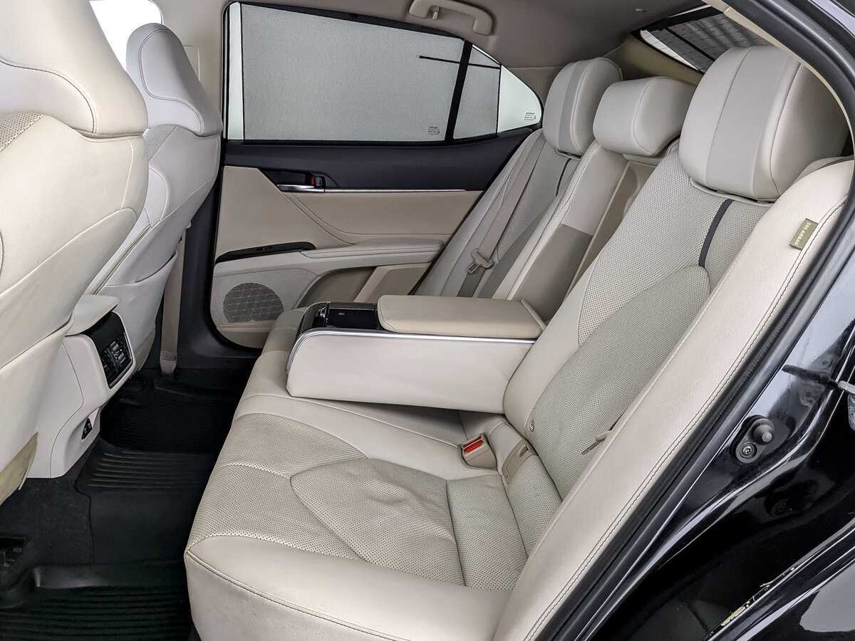 Купить Toyota Camry с пробегом. Фото: #9