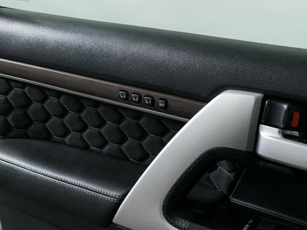 Купить Toyota Land Cruiser с пробегом. Фото: #18