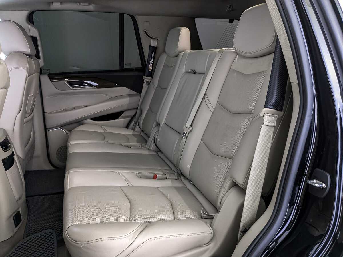 Купить Cadillac Escalade с пробегом. Фото: #11