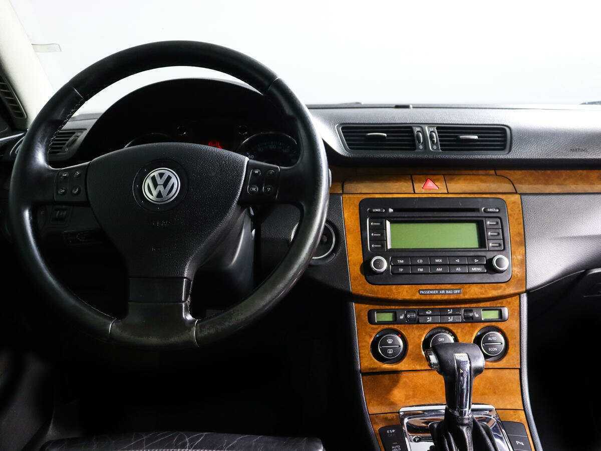 Купить Volkswagen Passat с пробегом. Фото: #11