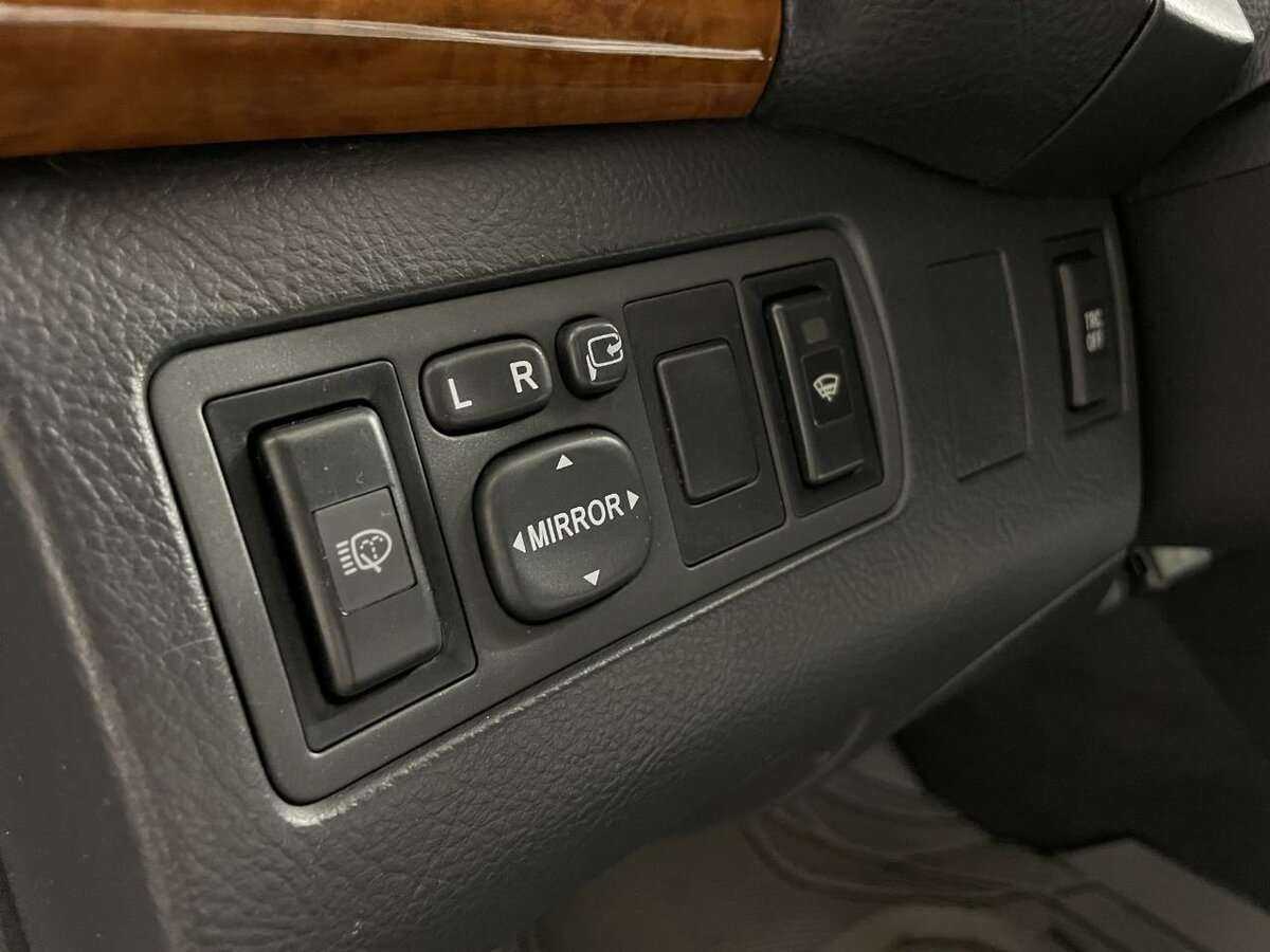 Купить Toyota Avensis с пробегом. Фото: #8