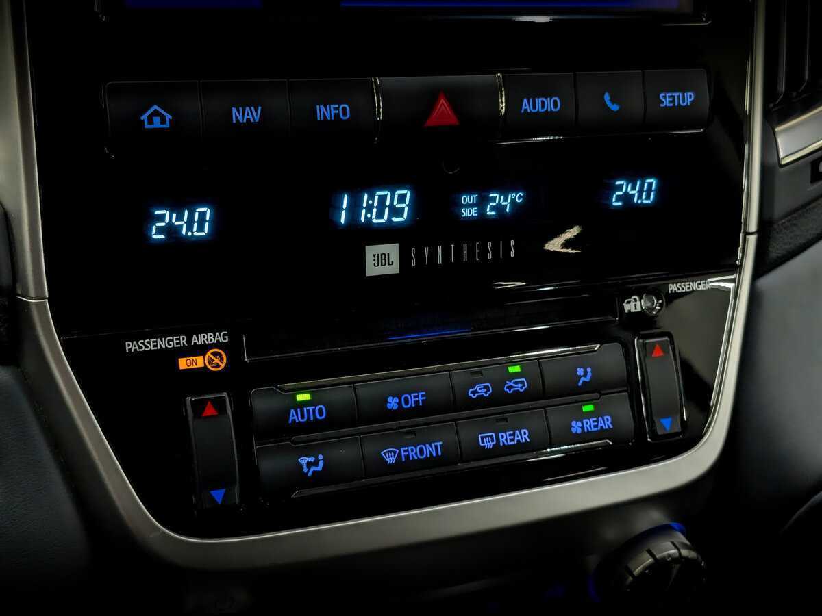 Купить Toyota Land Cruiser с пробегом. Фото: #27