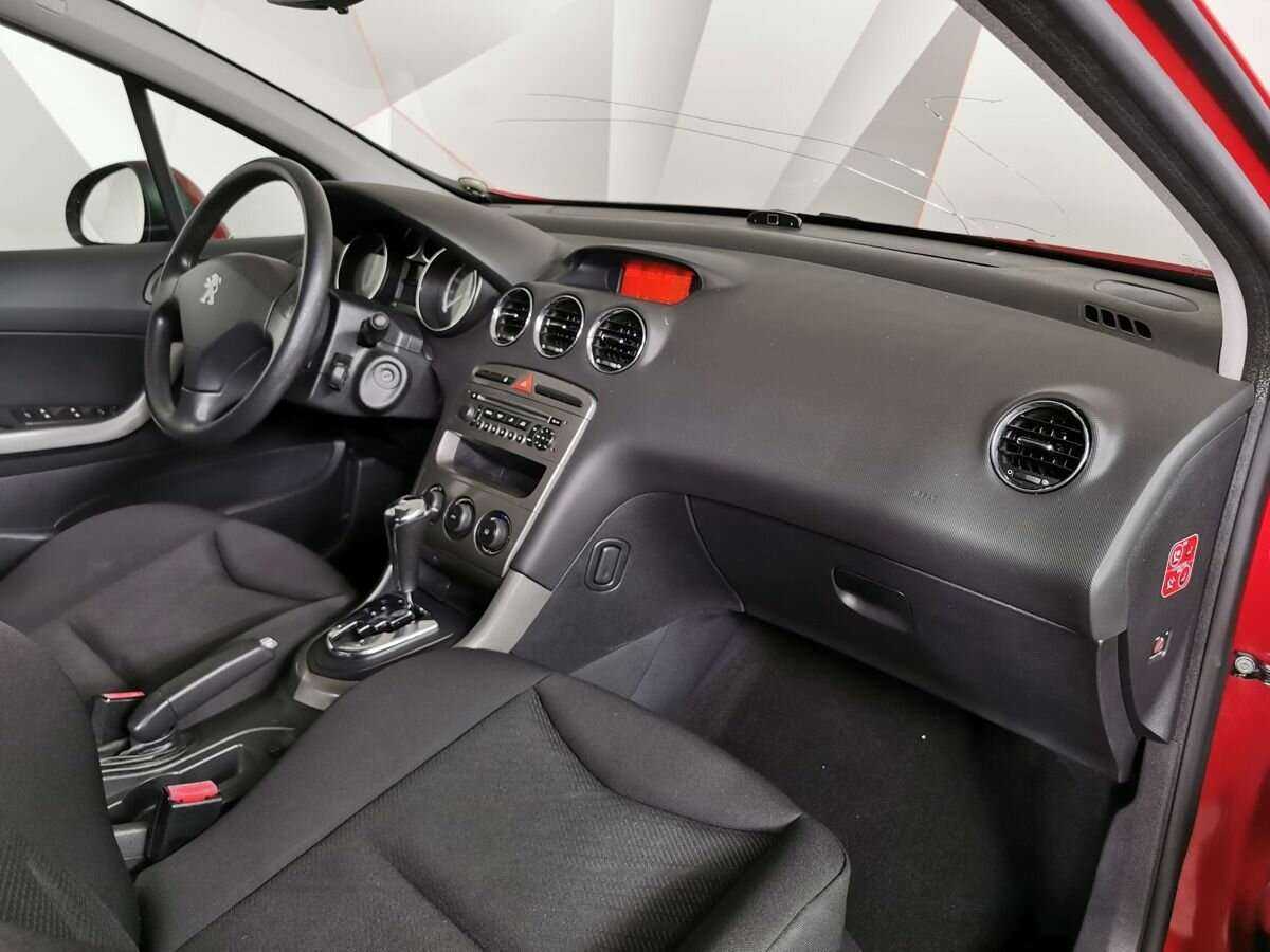 Купить Peugeot 308 с пробегом. Фото: #8