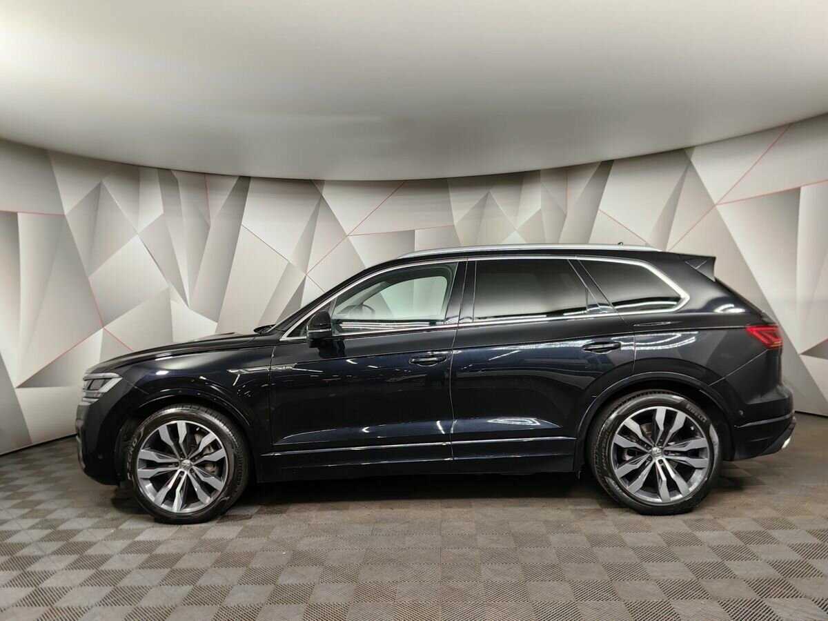 Купить Volkswagen Touareg с пробегом. Фото: #4