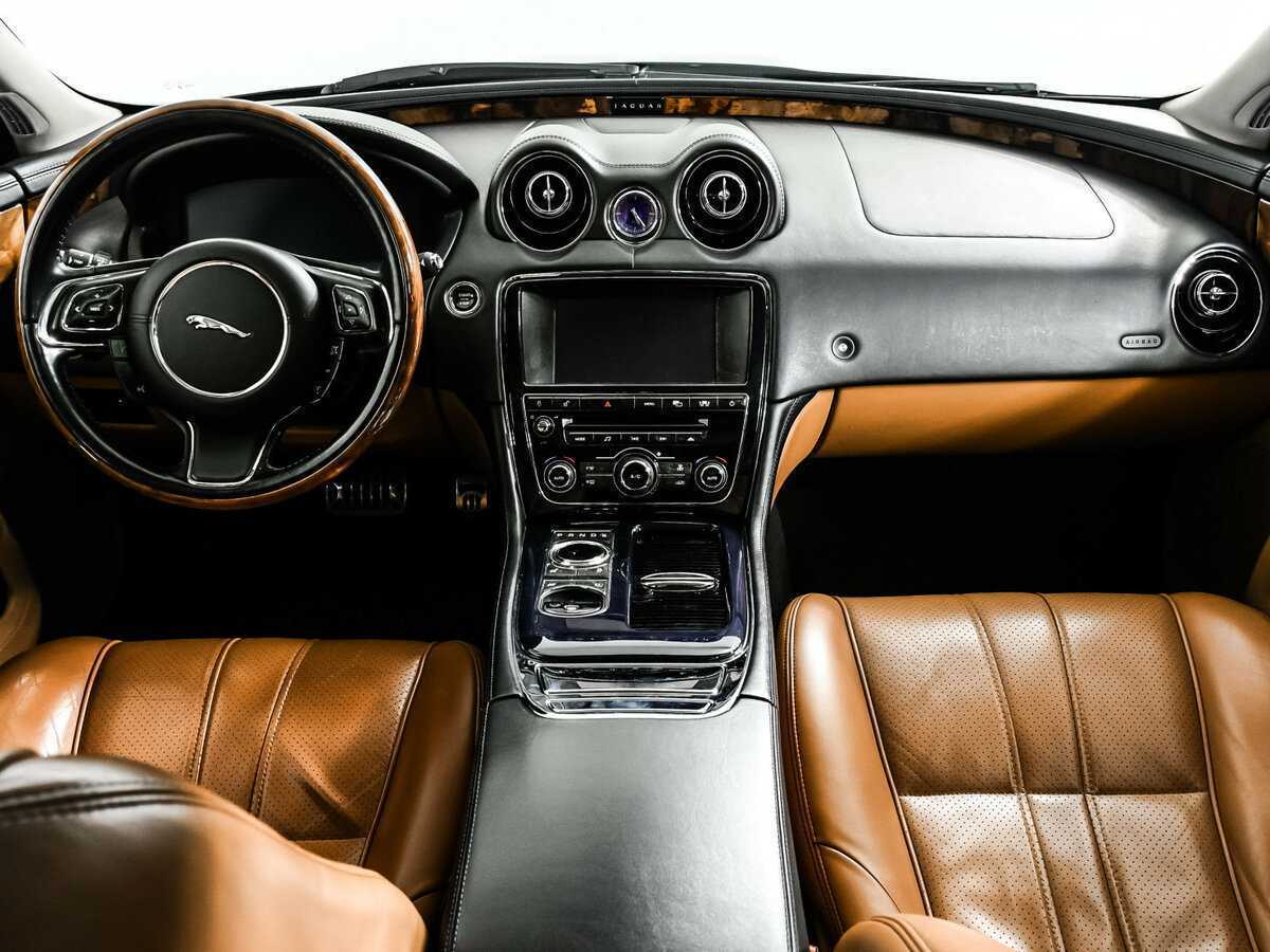 Купить Jaguar XJ с пробегом. Фото: #10