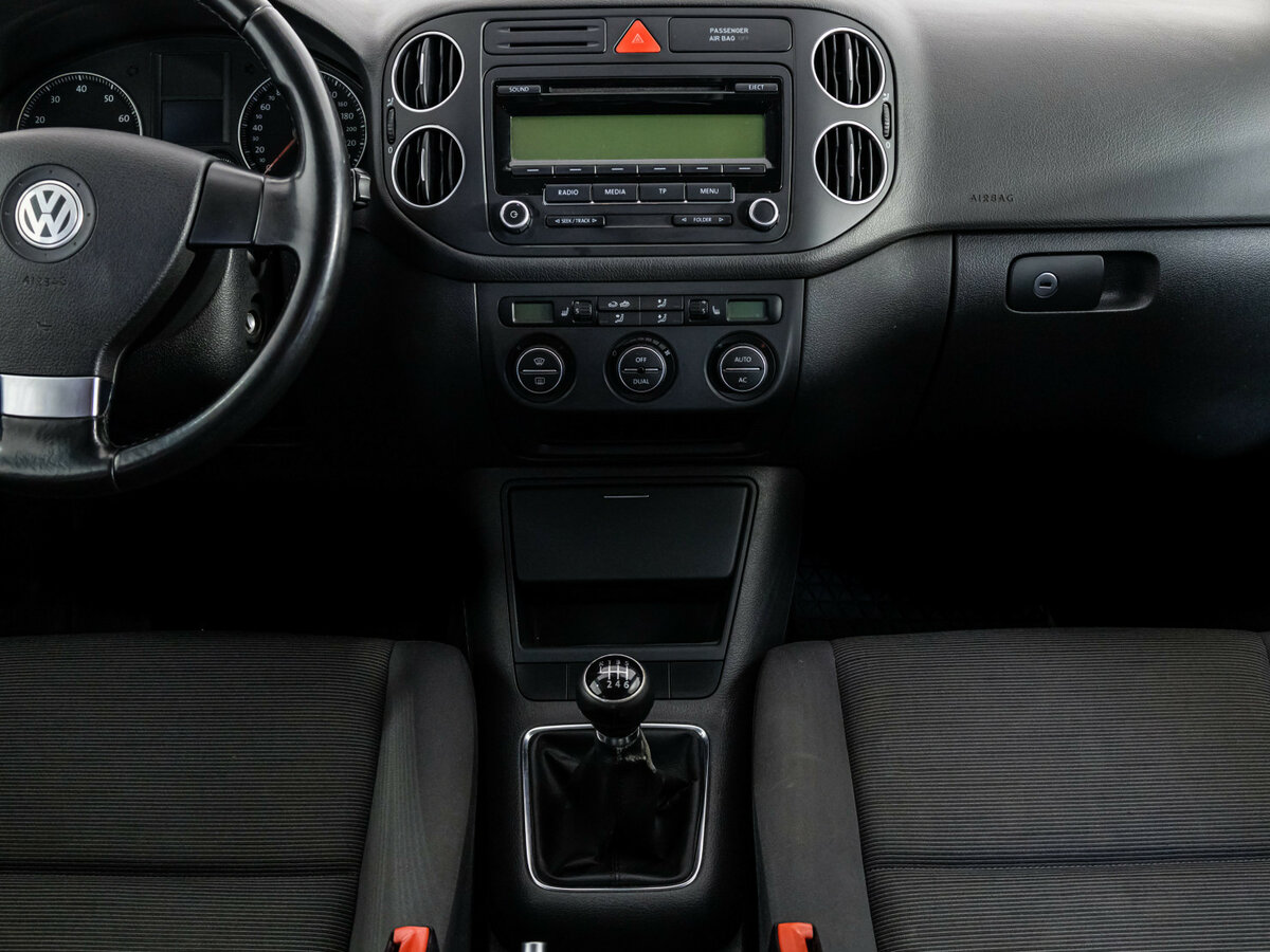 Купить Volkswagen Golf Plus с пробегом. Фото: #11
