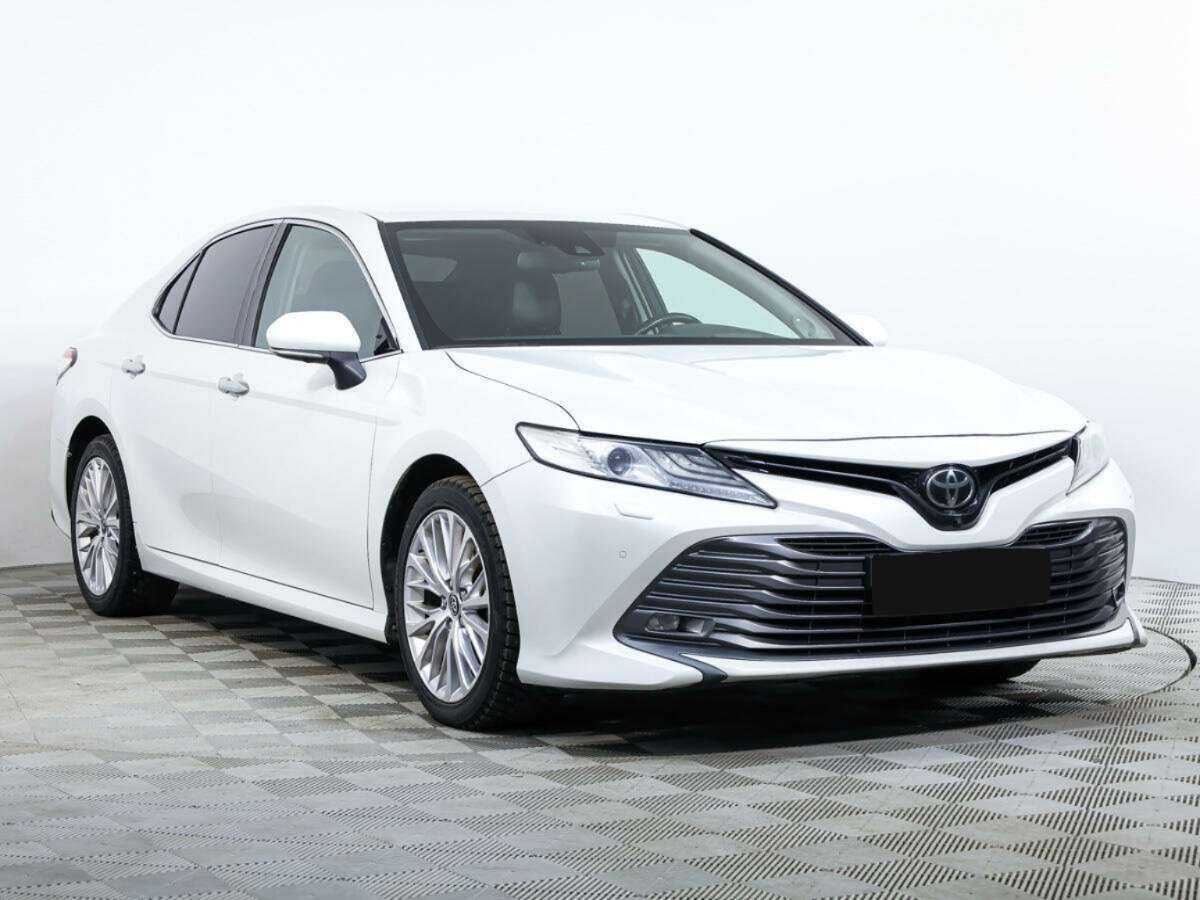 Купить Toyota Camry с пробегом. Фото: #2