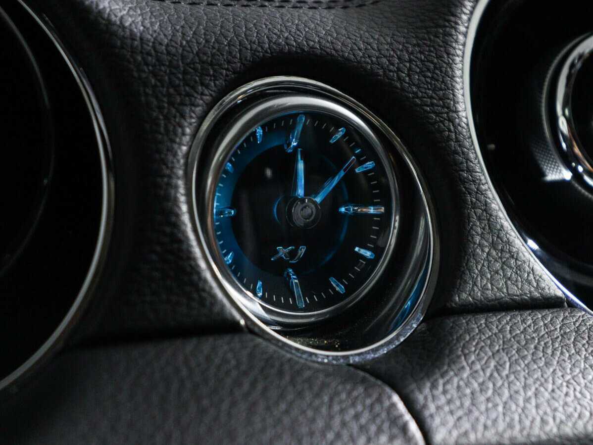 Купить Jaguar XJ с пробегом. Фото: #25