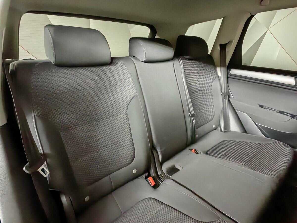 Купить Volkswagen Touareg с пробегом. Фото: #12