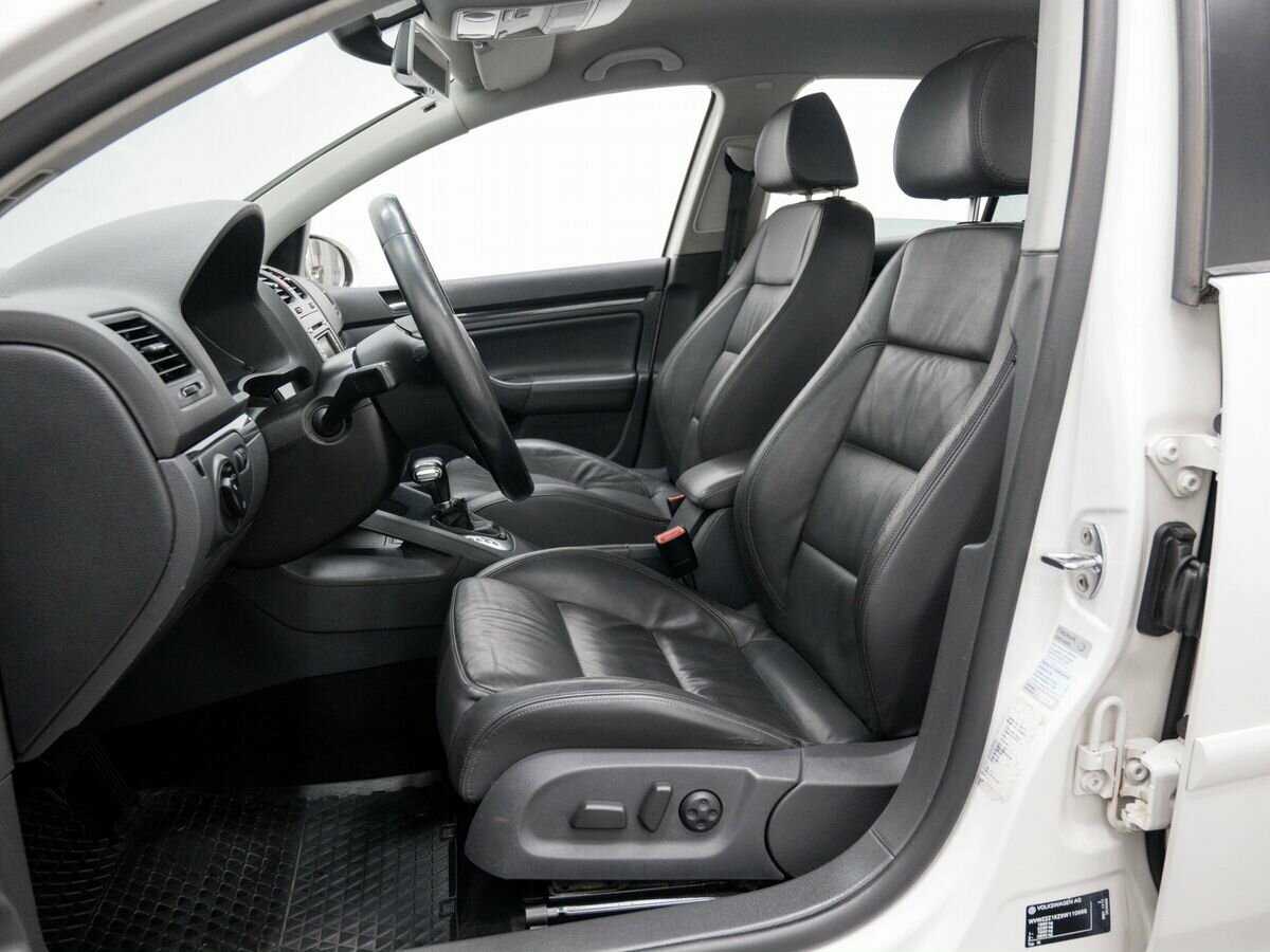 Купить Volkswagen Golf с пробегом. Фото: #13