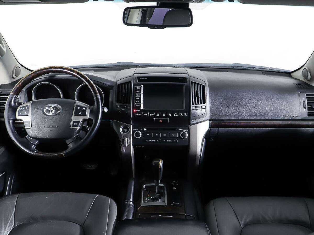 Купить Toyota Land Cruiser с пробегом. Фото: #10