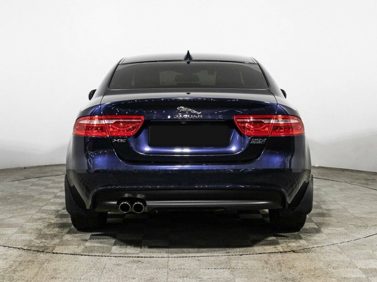 Купить Jaguar XE с пробегом. Фото: #5