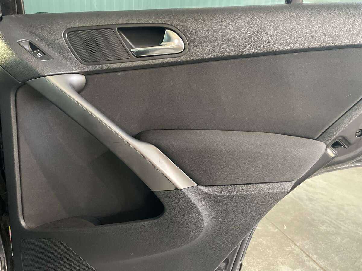 Купить Volkswagen Tiguan с пробегом. Фото: #21
