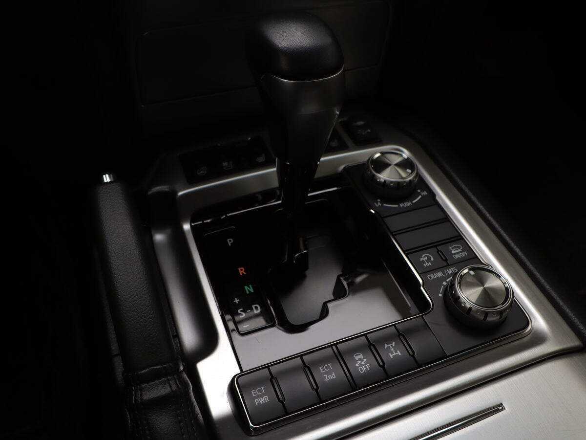 Купить Toyota Land Cruiser с пробегом. Фото: #18