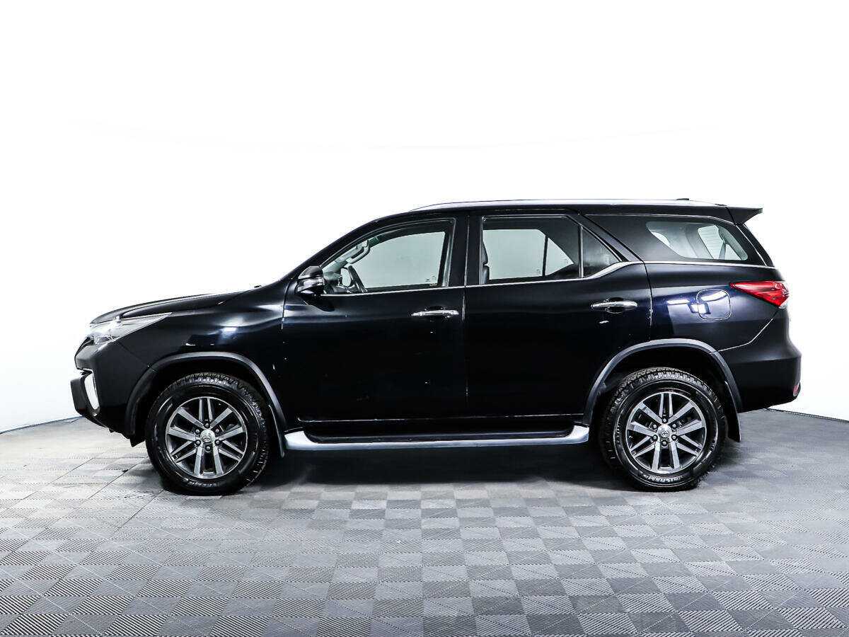 Купить Toyota Fortuner с пробегом. Фото: #5