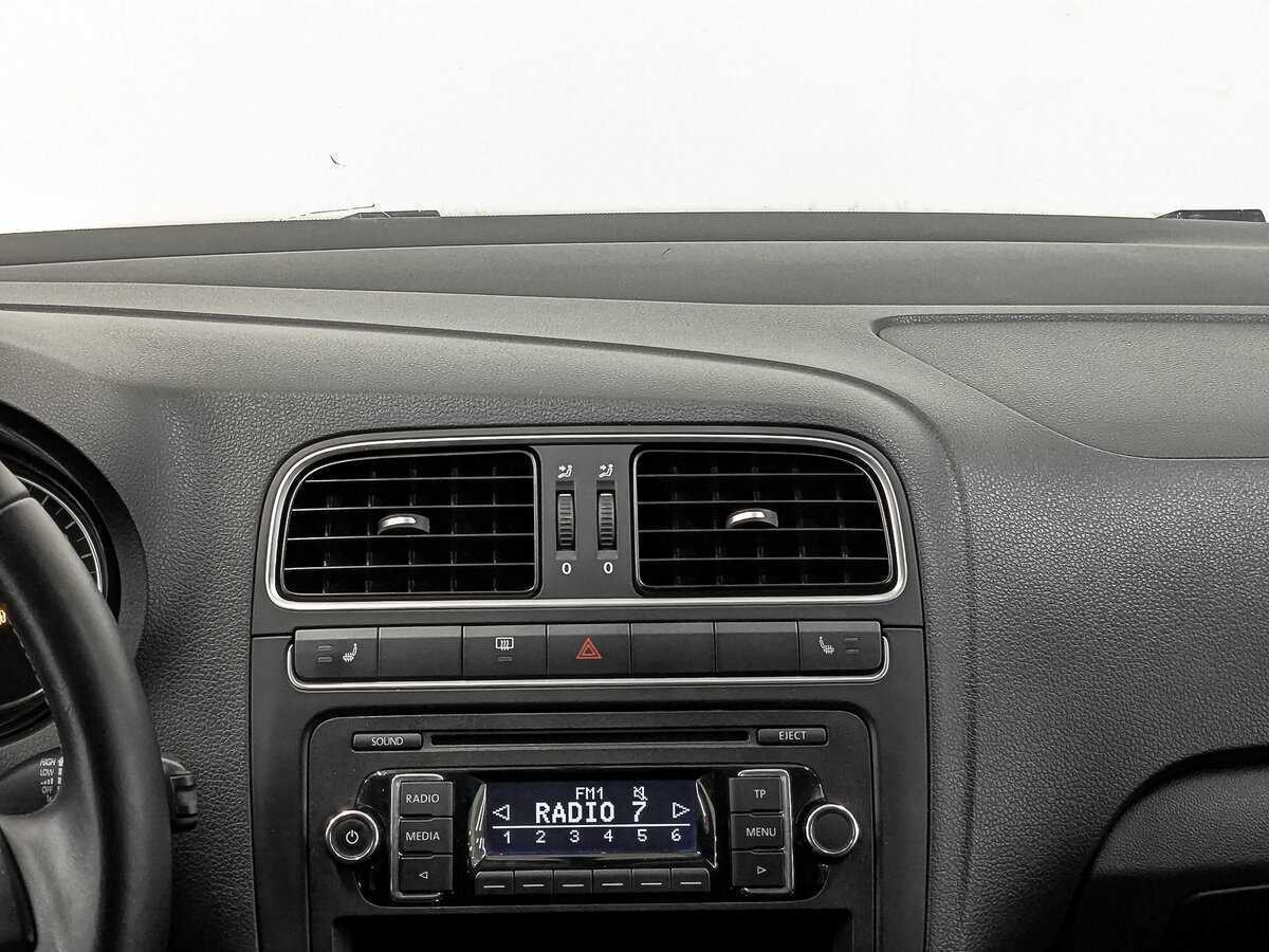 Купить Volkswagen Polo с пробегом. Фото: #13