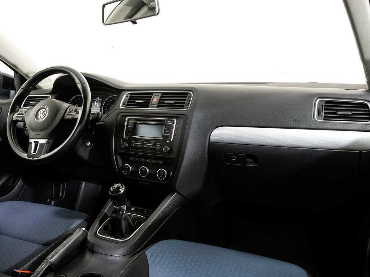 Купить Volkswagen Jetta с пробегом. Фото: #6