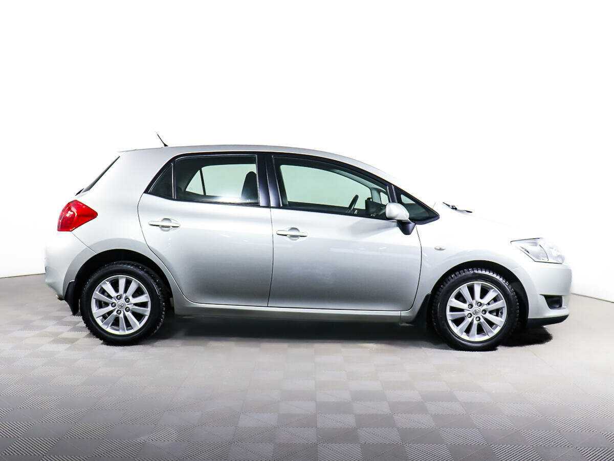 Купить Toyota Auris с пробегом. Фото: #3