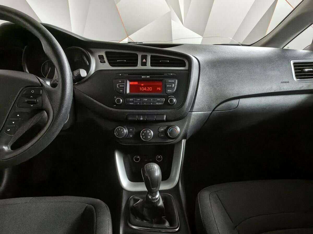 Купить Kia Ceed с пробегом. Фото: #10