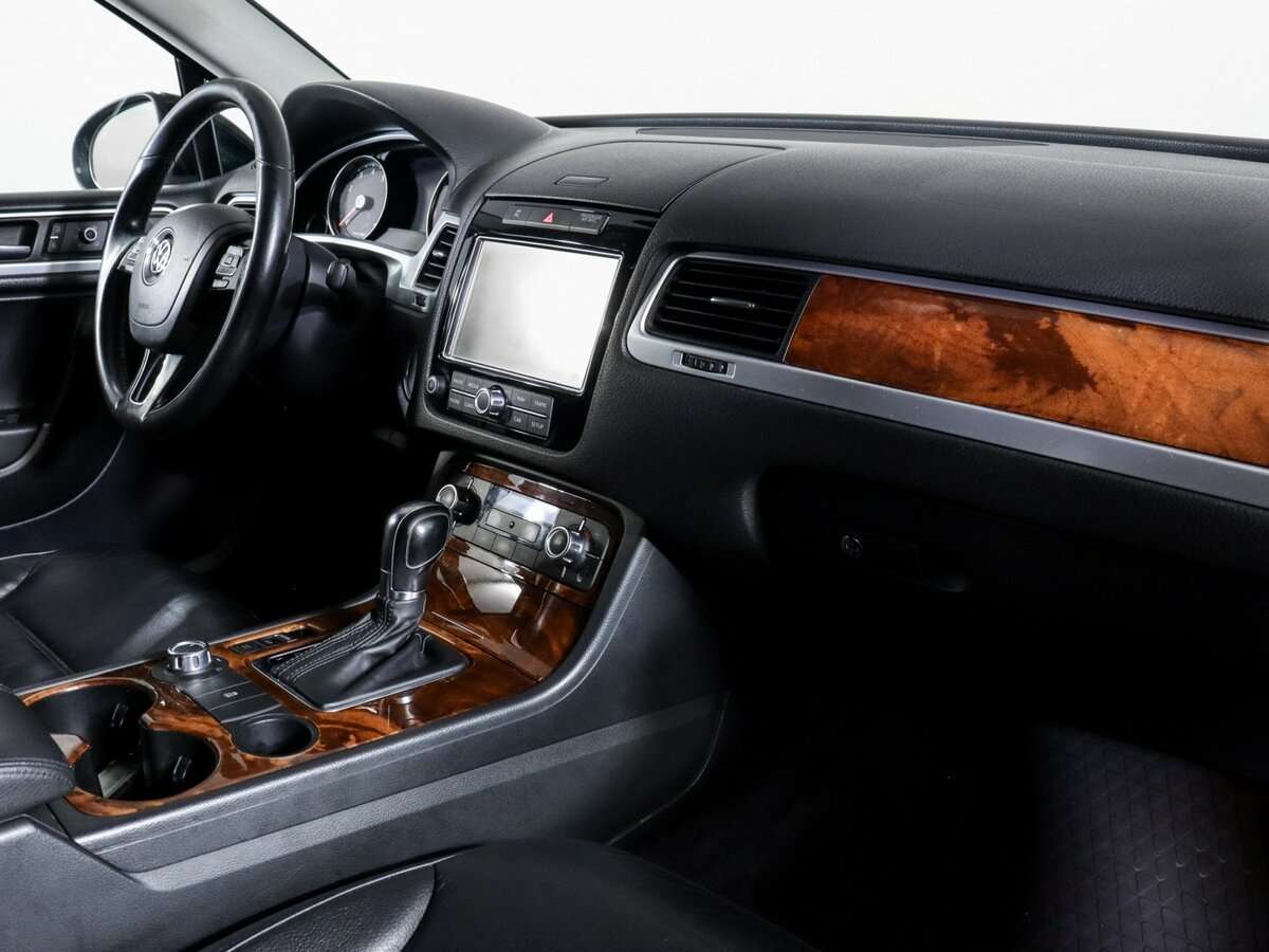 Купить Volkswagen Touareg с пробегом. Фото: #8