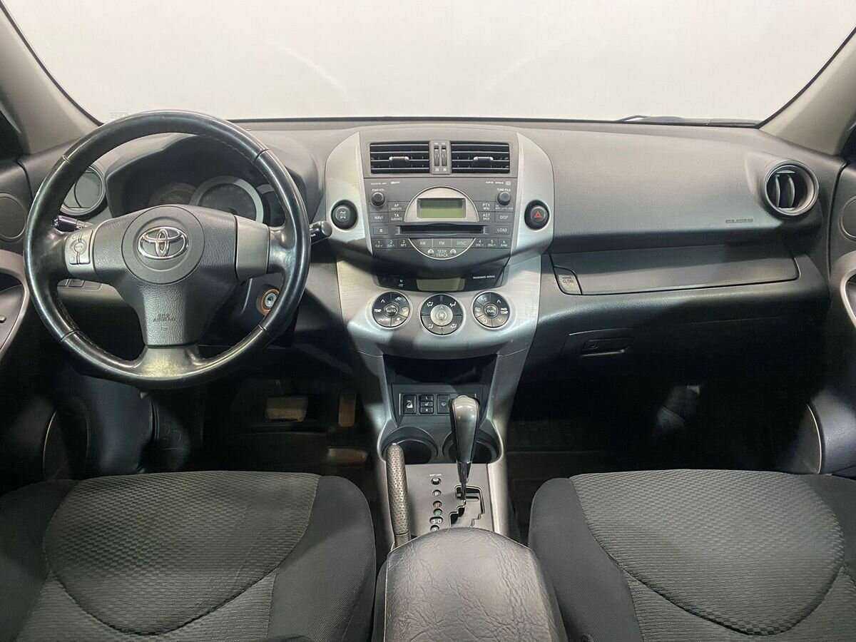 Купить Toyota RAV4 с пробегом. Фото: #8