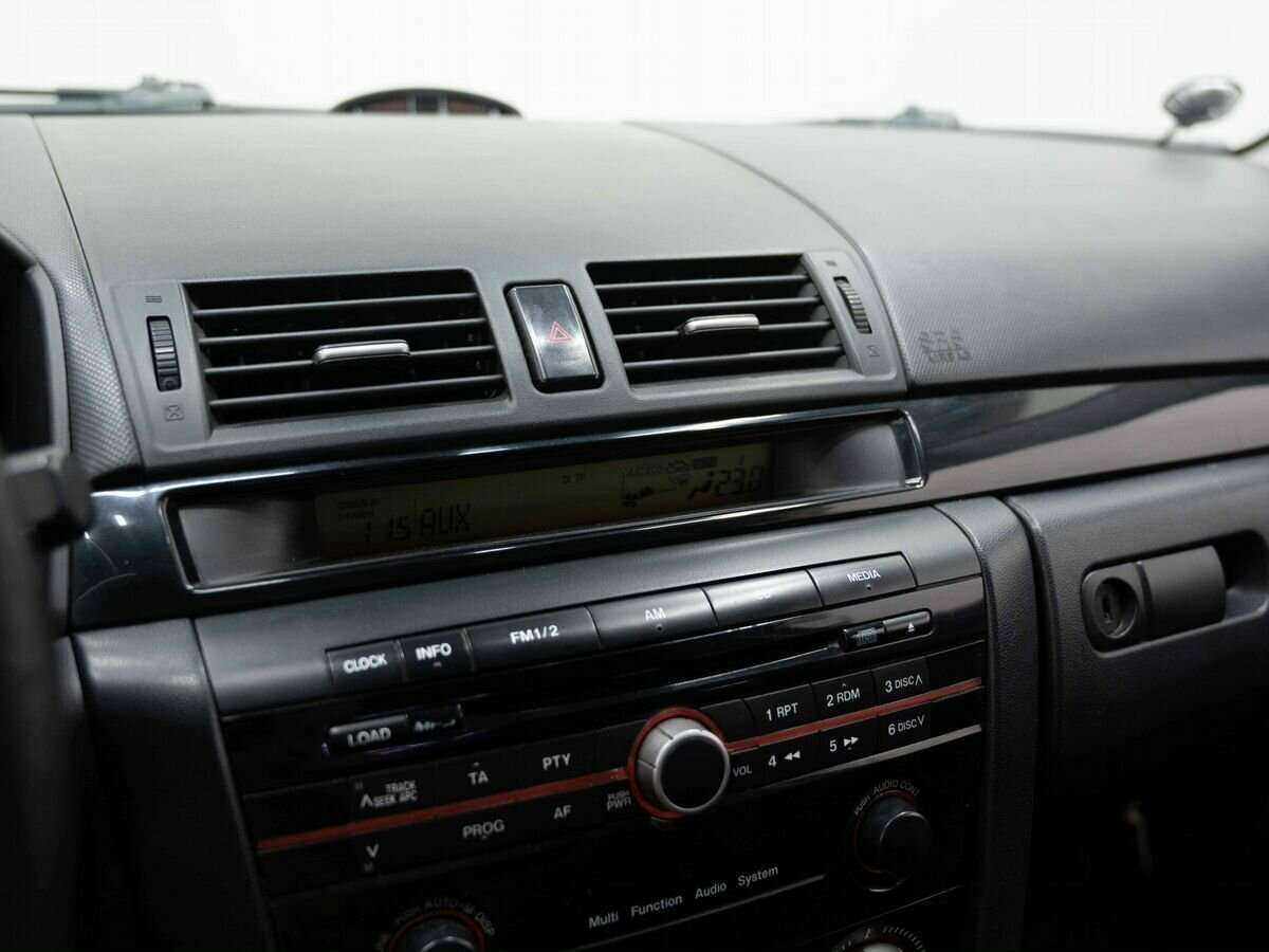Купить Mazda 3 с пробегом. Фото: #17
